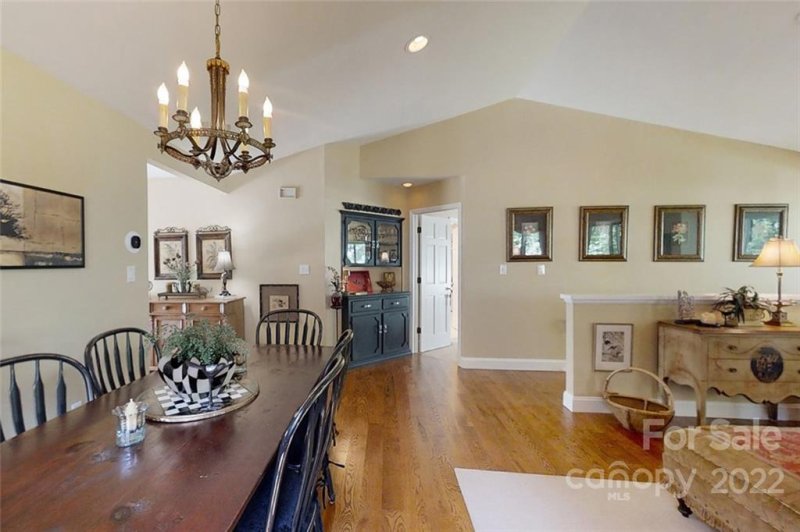 Property image 5 at 902 Timber Lane, Asheville, NC 28804