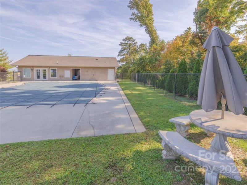 Property image 4 at 118 Rotunda Circle, Asheville, NC 28806