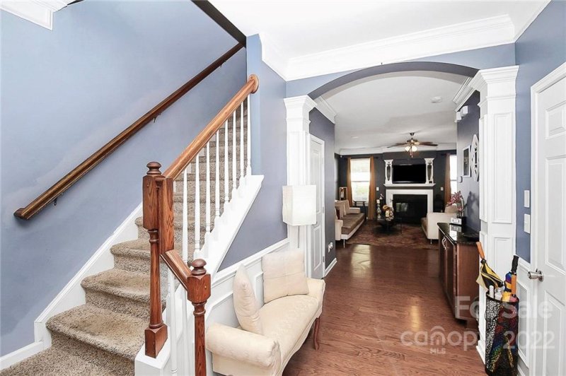 Property image 2 at 425 Goshawk Lane, Charlotte, NC 28216