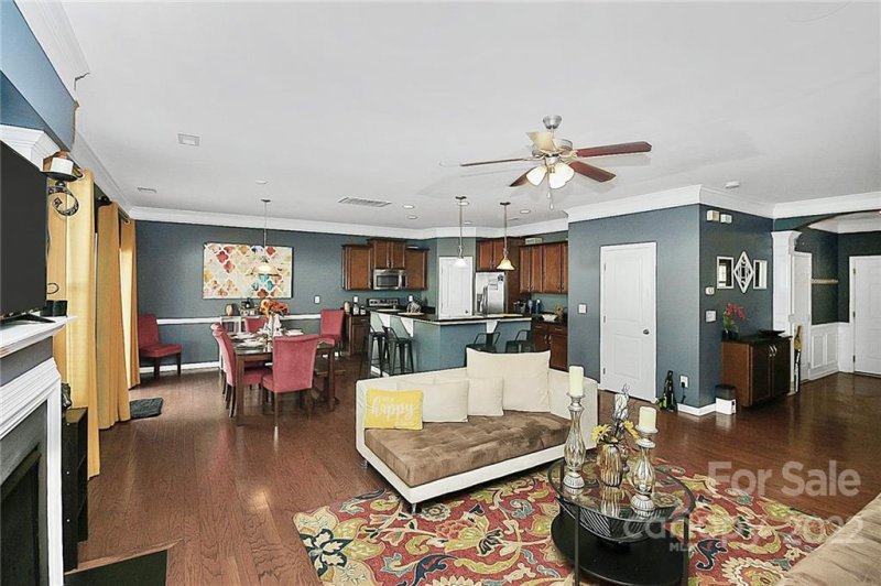 Property image 3 at 425 Goshawk Lane, Charlotte, NC 28216