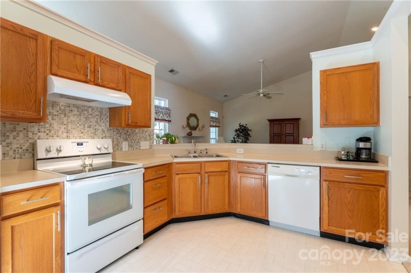 Property image 5 at 2230 Pimpernel Road, Charlotte, NC 28213