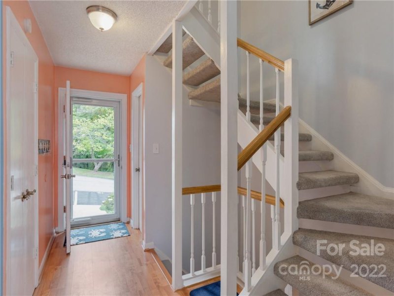 Property image 4 at 14 Hollybrook Drive, Asheville, NC 28803