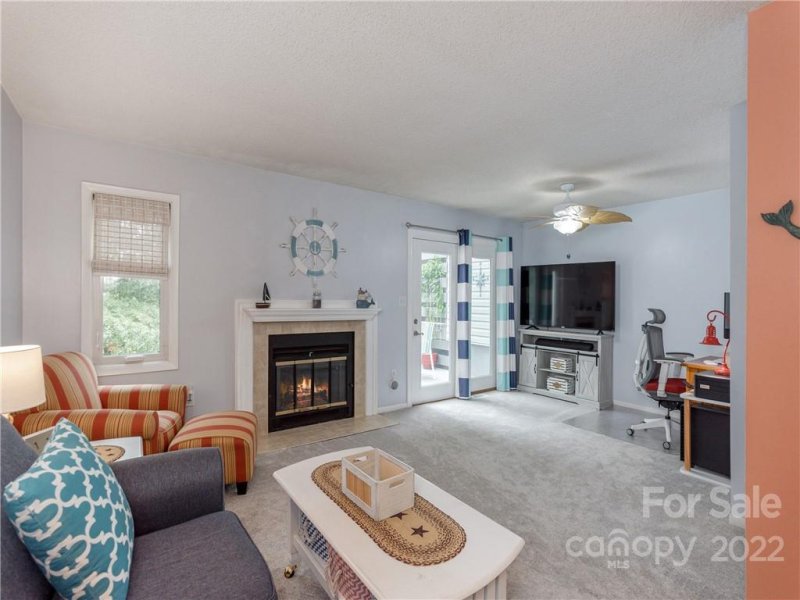 Property image 5 at 14 Hollybrook Drive, Asheville, NC 28803