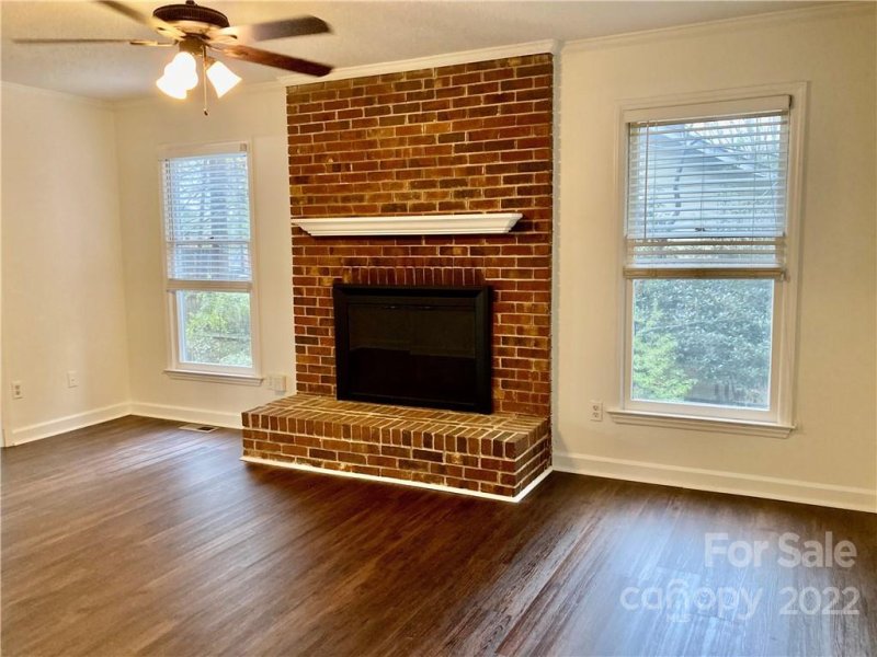 Property image 3 at 19619 Shevington Drive, Cornelius, NC 28031