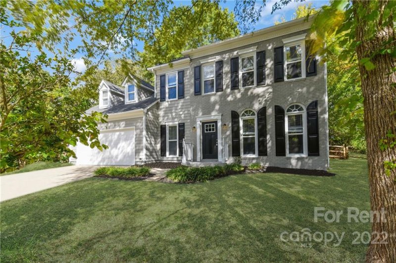 Property image 3 at 8606 Canter Post Drive, Charlotte, NC 28216