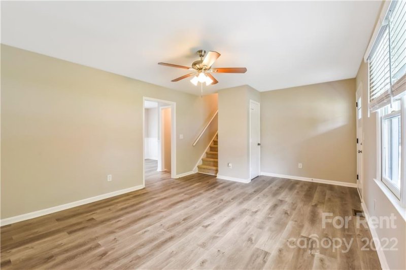 Property image 5 at 5625 Beaconsfield Road, Charlotte, NC 28214