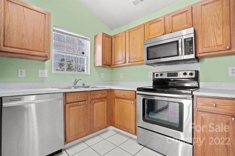 Property image 4 at 8718 Brookstead Meadow Court, Charlotte, NC 28215