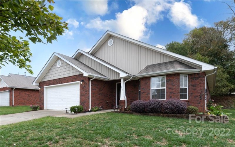 Property image 3 at 916 Catawba Wells Court, Rock Hill, SC 29732