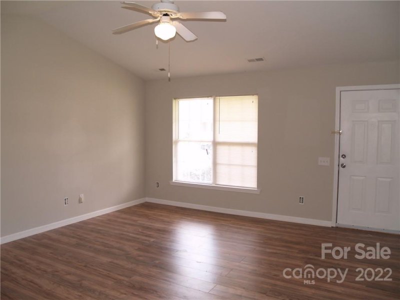 Property image 2 at 2431 Fairstone Avenue, Charlotte, NC 28269