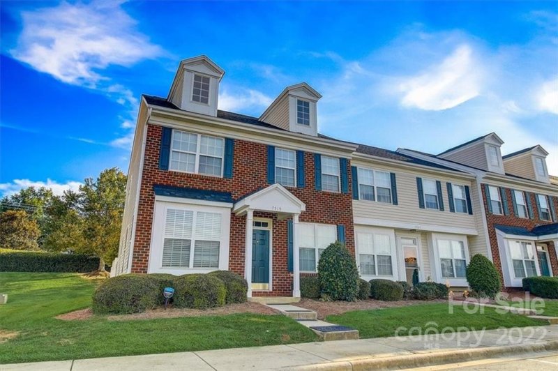 Property image 2 at 7519 Bluff Point Lane, Denver, NC 28037