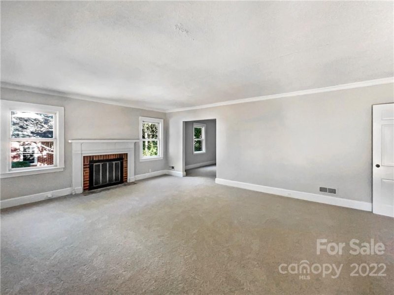 Property image 3 at 810 Carolina Avenue, Gastonia, NC 28052