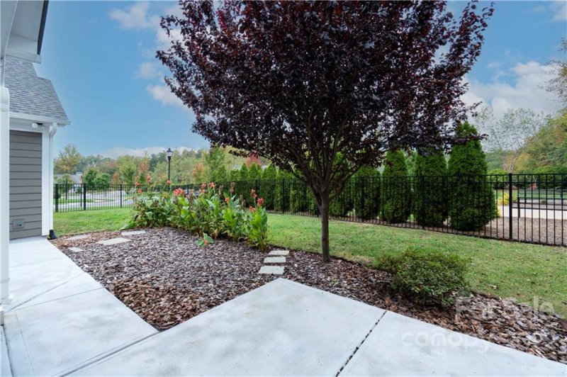 Property image 4 at 16220 Lakeside Loop Lane, Cornelius, NC 28031