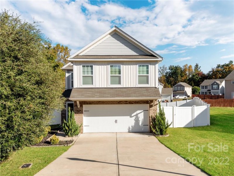 Property image 2 at 909 Sherman Street, Gastonia, NC 28052