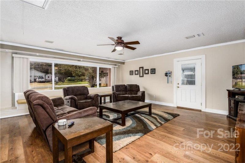 Property image 3 at 1348 Hidden Creek Circle, Hickory, NC 28602