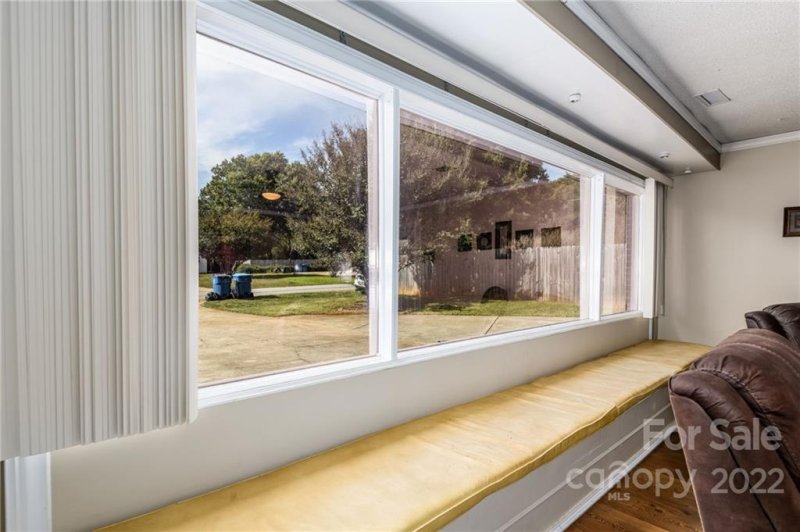 Property image 5 at 1348 Hidden Creek Circle, Hickory, NC 28602