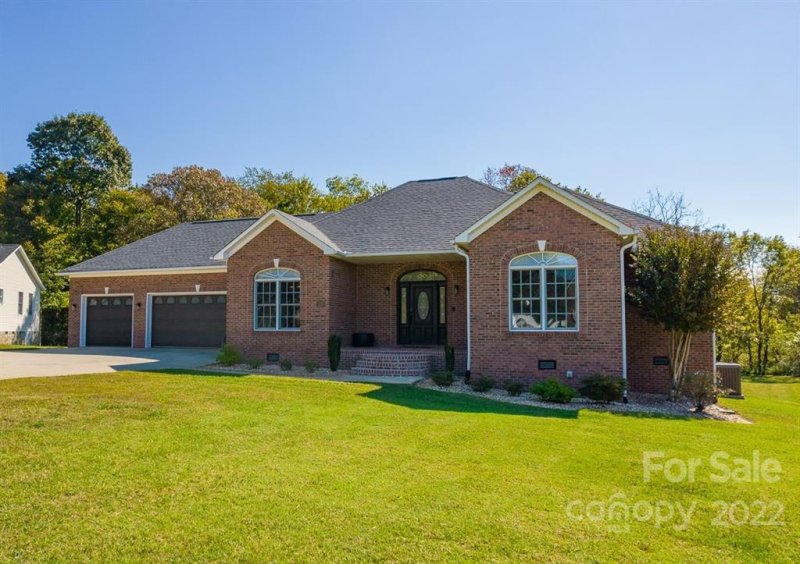 Property image 2 at 1528 Indian Springs Drive, Conover, NC 28613