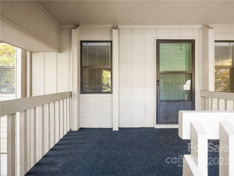 Property image 4 at 304 Abbey Circle, Asheville, NC 28805