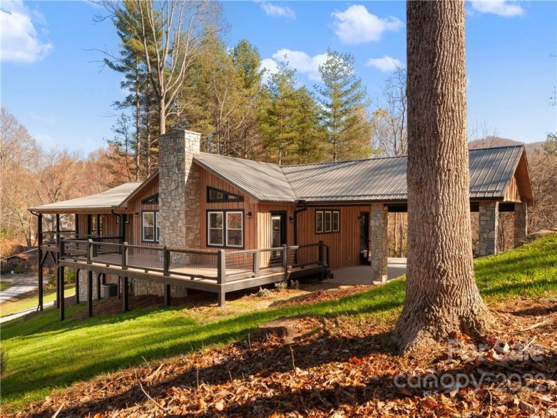 Property image 2 at 600 Pinewood Drive, Waynesville, NC 28786