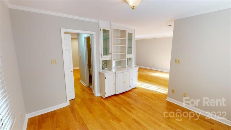 Property image 4 at 500 N Poplar Street, Charlotte, NC 28202