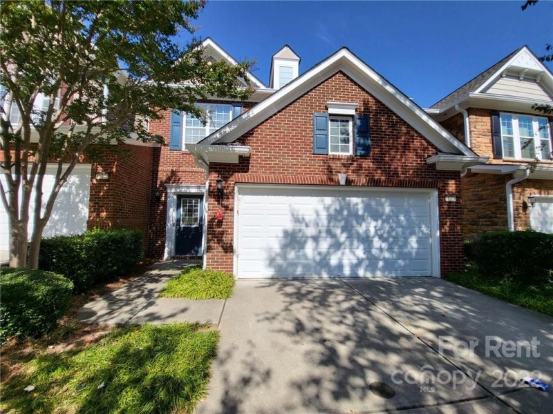 11338 Cedar Walk Lane