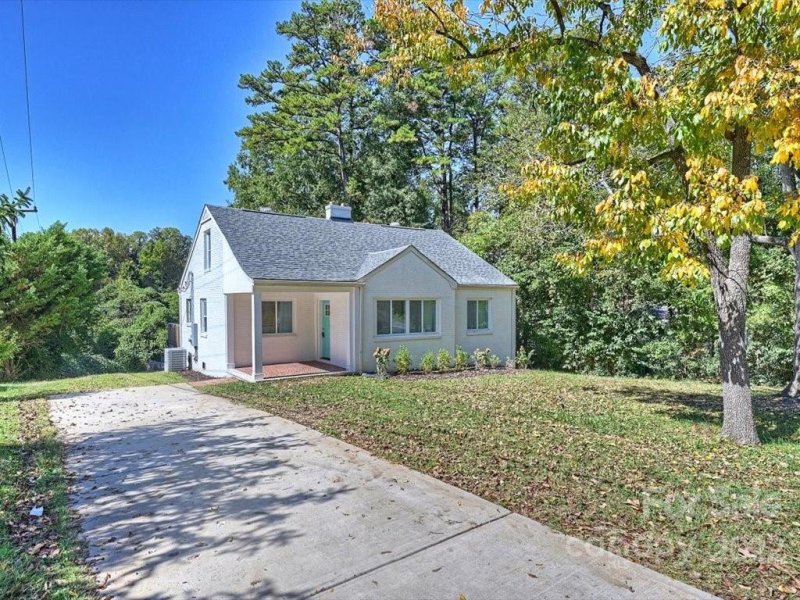 Property image 2 at 2634 Beech Nut Road, Charlotte, NC 28208