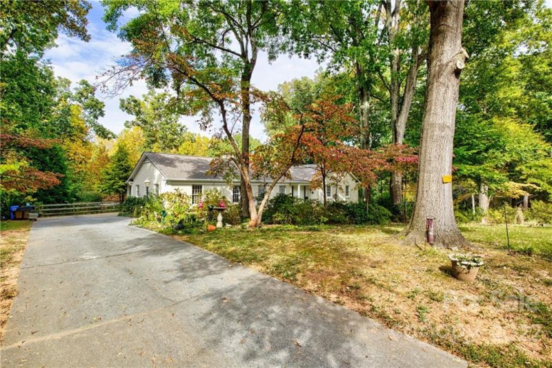 Property image 5 at 966 Hampton Place, Mooresville, NC 28115