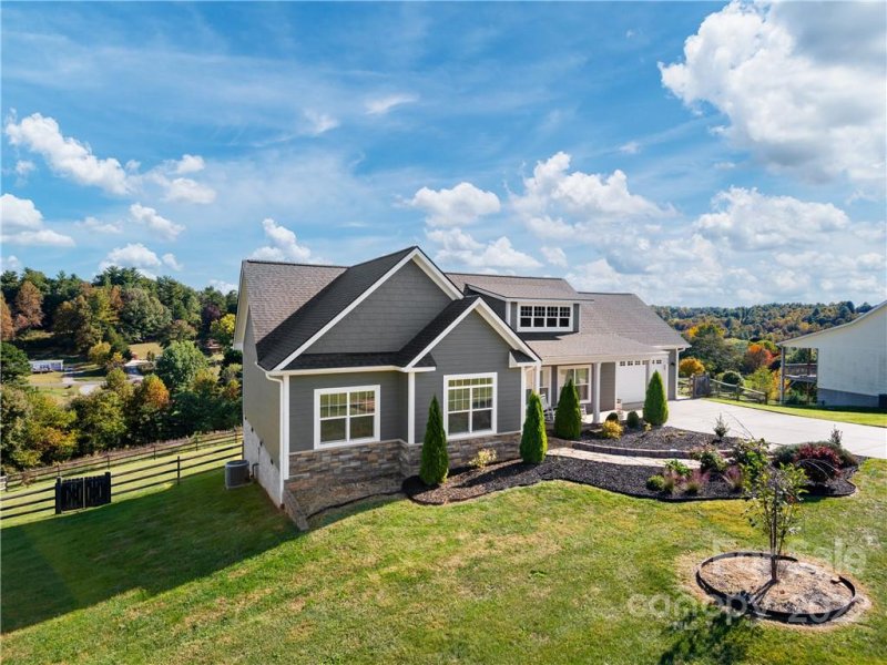 Property image 2 at 89 Big Sky Drive, Leicester, NC 28748