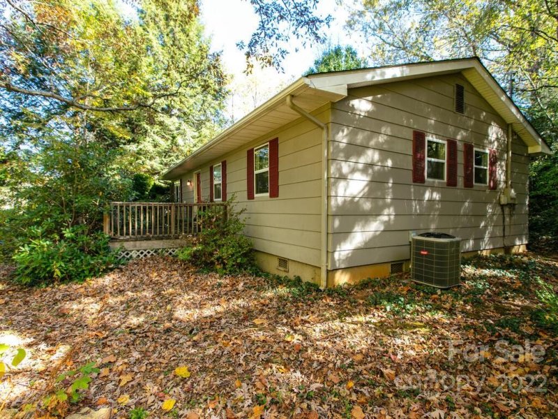 Property image 2 at 16 Parker Road, Asheville, NC 28803