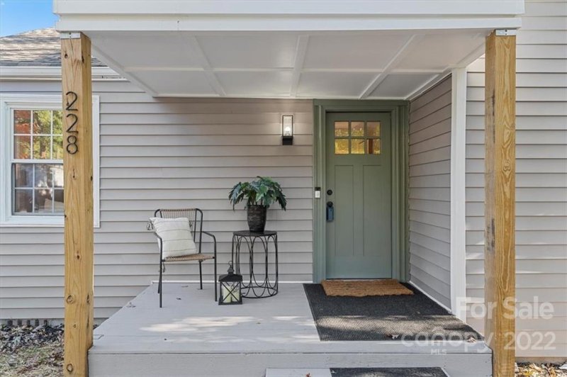 Property image 4 at 228 Keswick Avenue, Charlotte, NC 28206