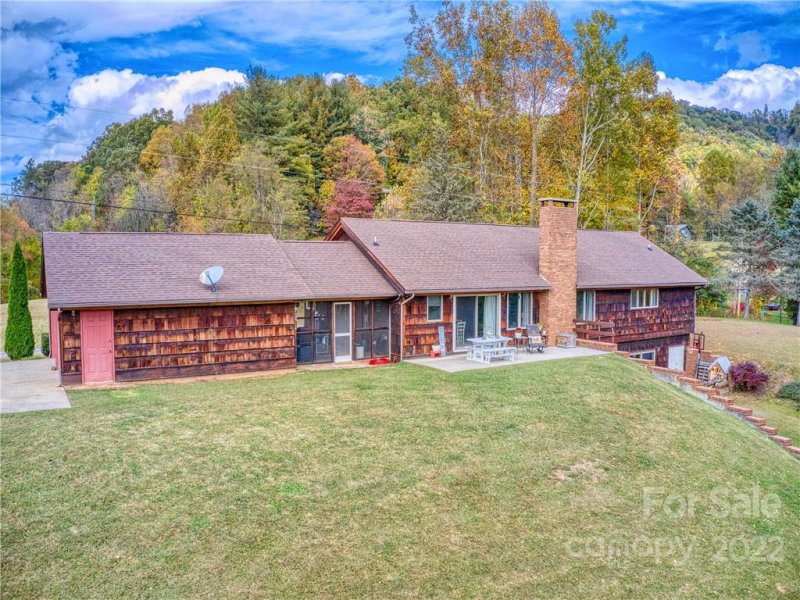 Property image 2 at 63 Hampshire Lane, Canton, NC 28716