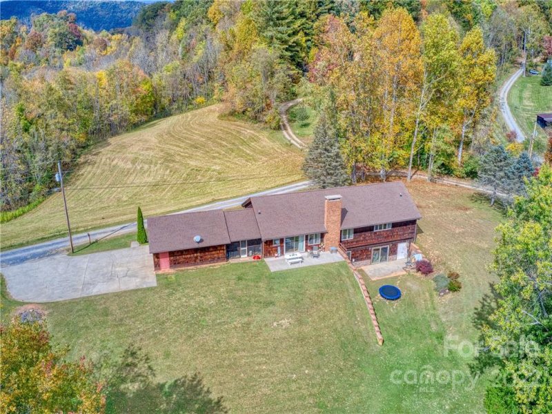 Property image 3 at 63 Hampshire Lane, Canton, NC 28716