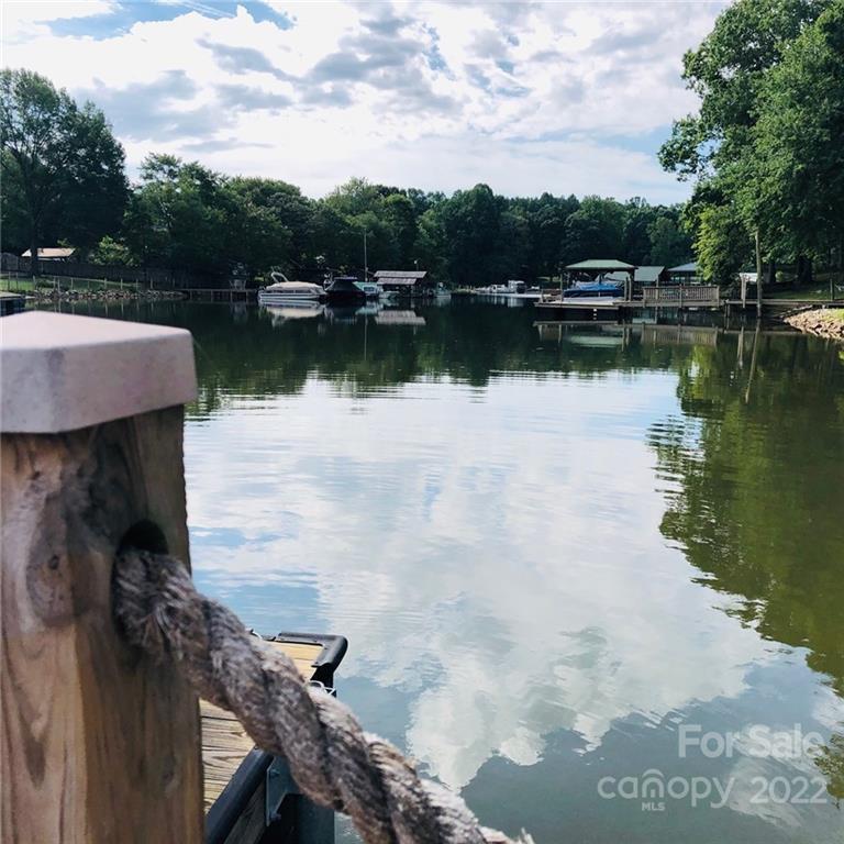 Property image 3 at 7258 Executive Circle, Denver, NC 28037