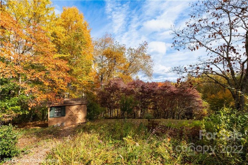 Property image 4 at 19 Windy Ridge, Fairview, NC 28730