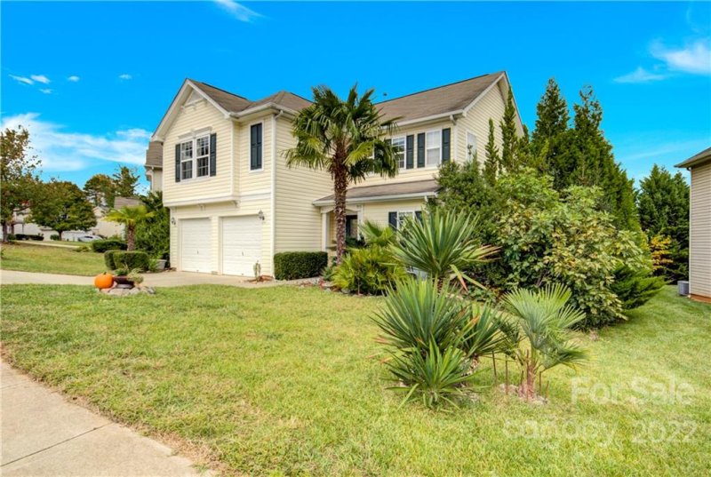 Property image 2 at 9718 Falling Stream Drive, Charlotte, NC 28214