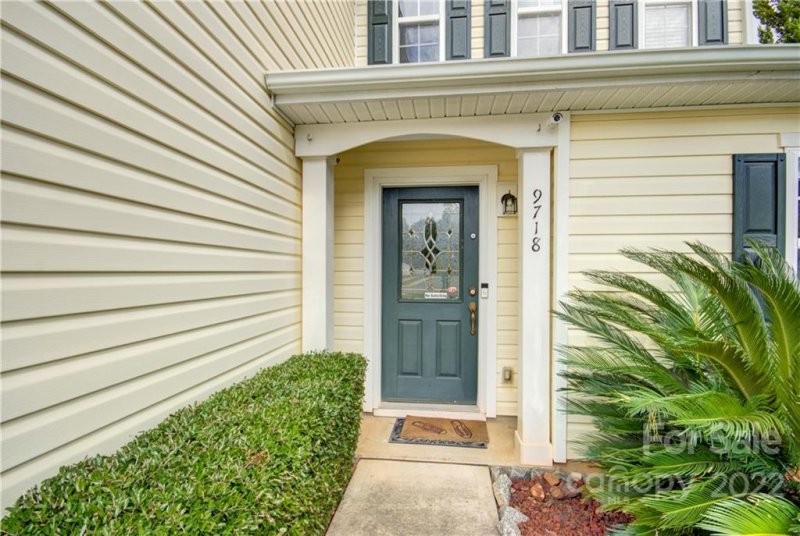 Property image 4 at 9718 Falling Stream Drive, Charlotte, NC 28214