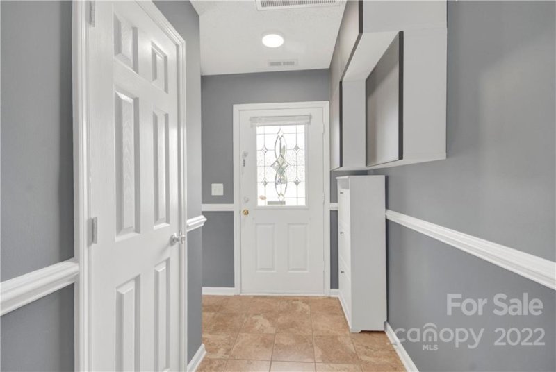 Property image 5 at 9718 Falling Stream Drive, Charlotte, NC 28214