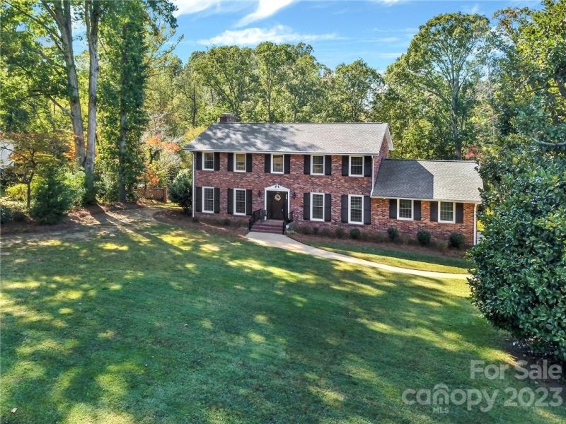 3137 Tanglewood Drive
