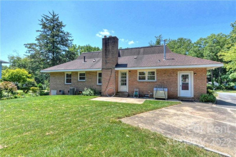 Property image 2 at 2101 Wellwood Circle, Charlotte, NC 28212