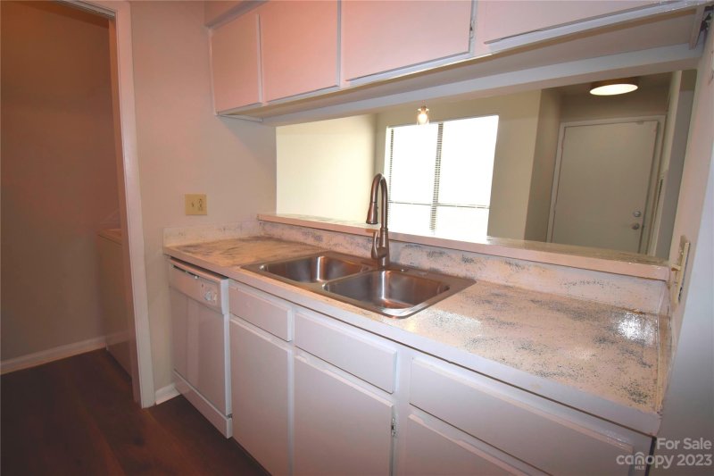 Property image 4 at 4425 Sharon Chase Drive, Charlotte, NC 28215