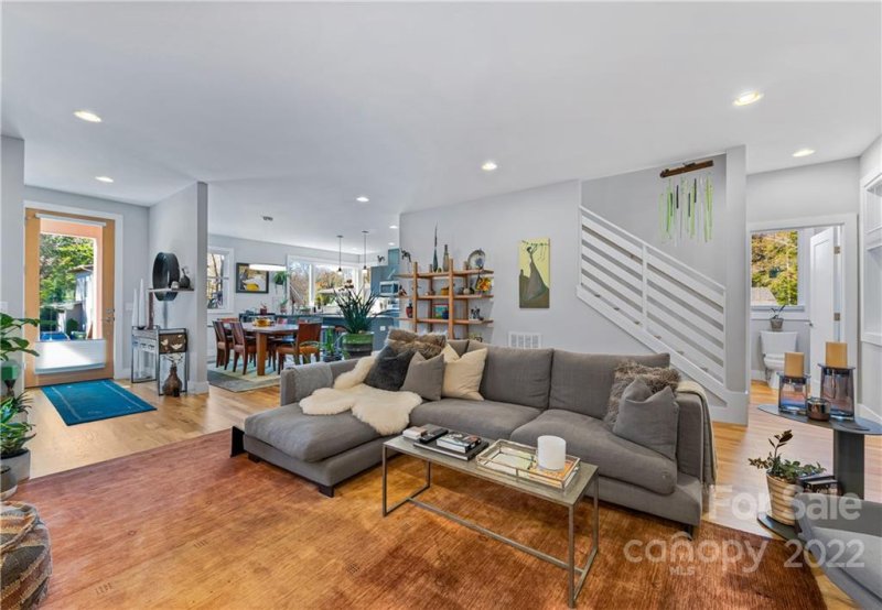 Property image 4 at 23 Mauricet Lane, Asheville, NC 28806