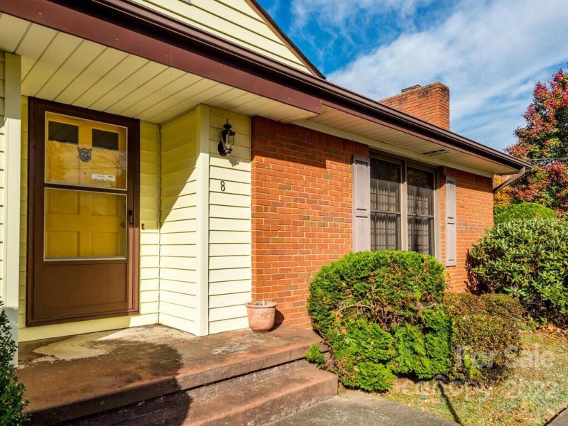 Property image 2 at 8 Glencliff Road, Candler, NC 28715