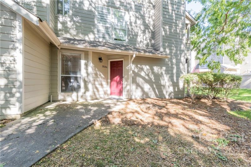 2539 Stockbridge Drive