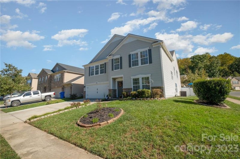 Property image 3 at 9426 Weston Woods Lane, Charlotte, NC 28216