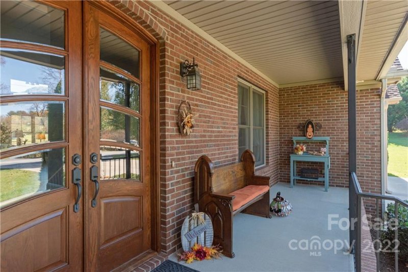 Property image 4 at 28 Sovereign Lane, Fairview, NC 28730