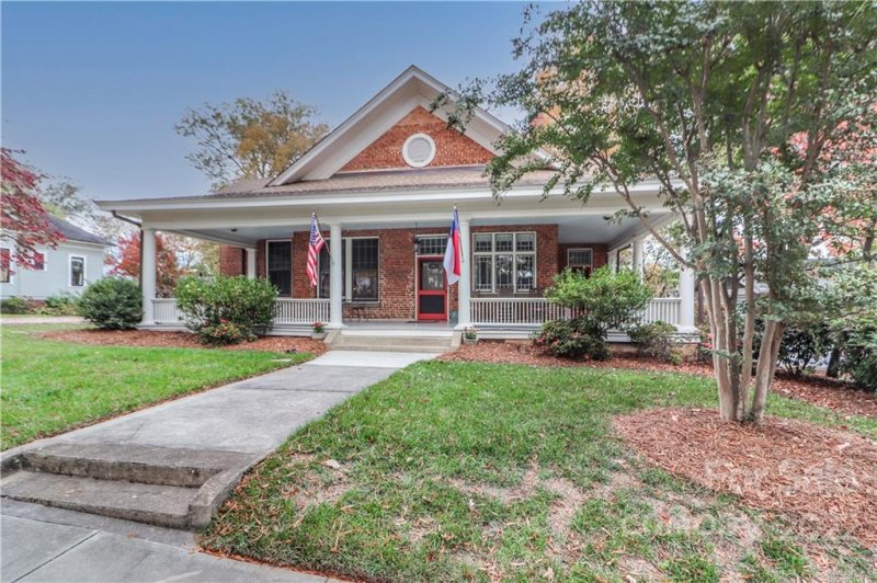 Property image 2 at 412 Armfield Street, Statesville, NC 28677