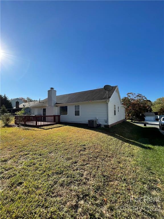 Property image 3 at 2109 Heather Glen Lane, Charlotte, NC 28208