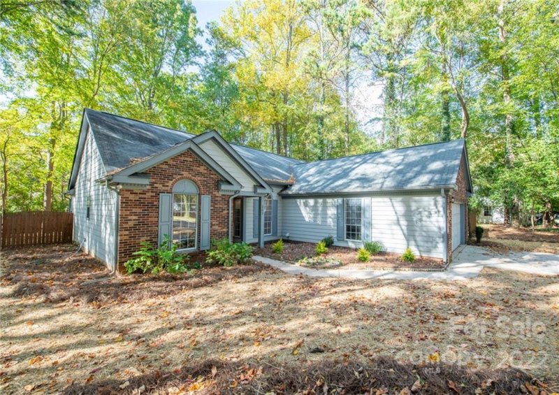 Property image 3 at 202 Aurora Lane, Huntersville, NC 28078