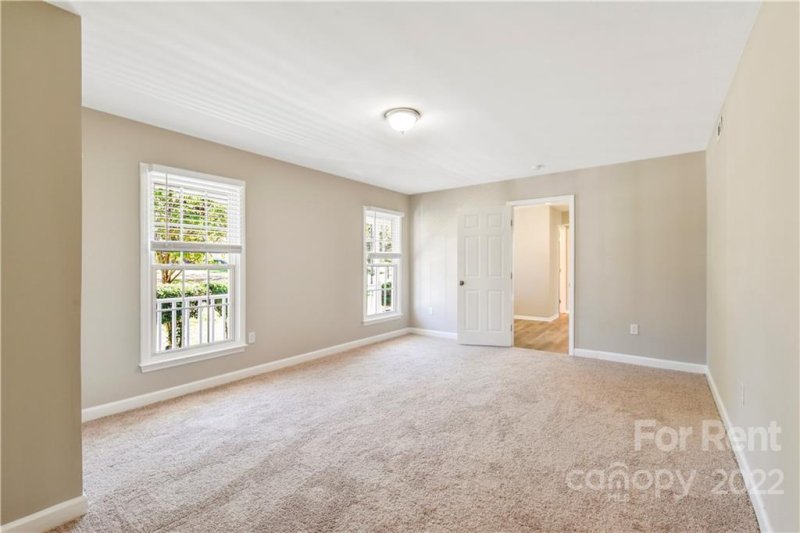 Property image 5 at 5428 Dowgate Drive, Charlotte, NC 28208