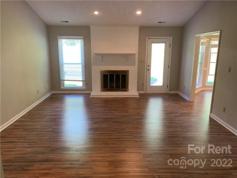 Property image 3 at 7201 Canyon Drive, Charlotte, NC 28262