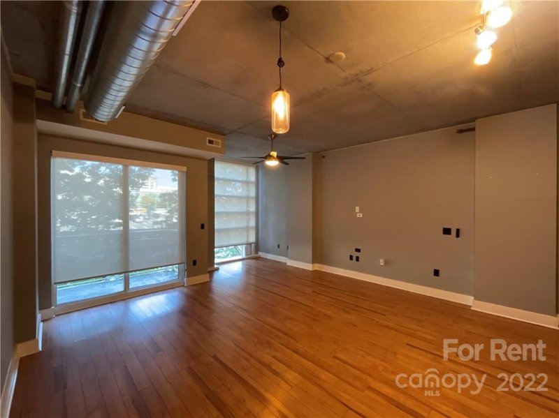 Property image 3 at 505 E 6th Street, Charlotte, NC 28202